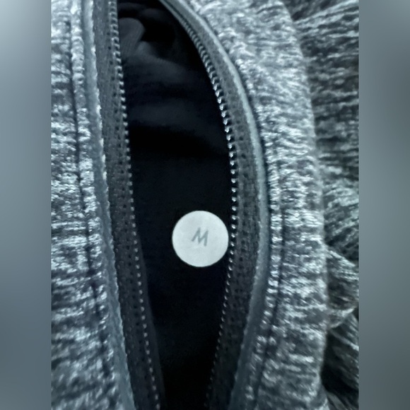 💛Like New💛 Lululemon: Men's Half-Zip Long Sleeve Top - Size Medium - Picture 8 of 8